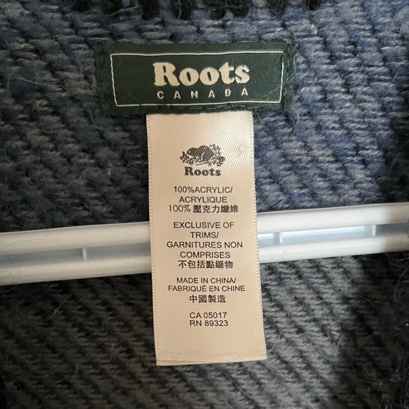 Roots Blanket Scarf - Picture 3 of 3